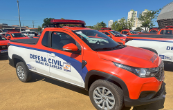 Defesa Civil de Barra do Garas recebe veculo novo, em Cuiab