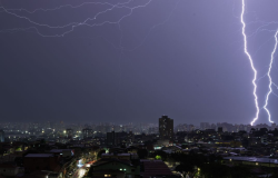 So Paulo em alerta: capital pode ter ?toda chuva de abril em 48 horas?
