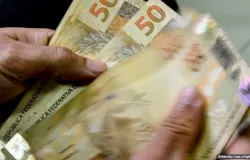 INSS comea a pagar 13 antecipado a quem recebe acima do mnimo