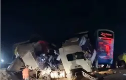 Acidente entre nibus e carreta deixa ao menos 7 mortos na BR-163
