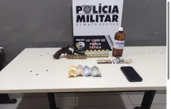 Fora Ttica prende homem com arma de fogo e produtos ilcitos para preparo de drogas.