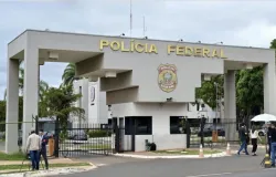 Bolsonaro recebeu PF sem Michelle em casa e no ofereceu resistncia  priso; leia bastidores