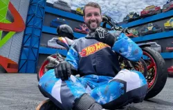 Piloto morre aps acidente em show de motos no Beto Carrero World