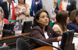 Deputada faz alerta contra fraudes e armadilhas nesta Black Friday