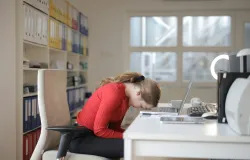 Como a soma de tarefas intensifica dores no fim do ano