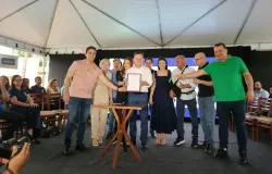 Governo de MT melhora educao com nova quadra e creche em Nobres