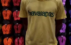 Lojas da Havaianas ficam cheias apesar de boicote, e at� 'bolsonarista' faz compra