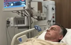 Carlos posta foto antiga do pai em cama de hospital ap�s cirurgia de 3h30