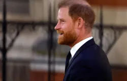 Pr�ncipe Harry se emociona ao relatar persegui��o da imprensa contra Meghan Markle