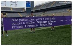 Final da Supercopa Feminina � marcada por mobiliza��o contra a viol�ncia � mulher