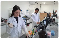 Onde o carnaval e a ci�ncia se encontram: kits que detectam metanol em bebidas alco�licas entram na folia