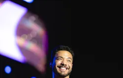 Primeira noite do Oba Festival re�ne recinto lotado, clima neon e maratona de shows em Votuporanga (SP)