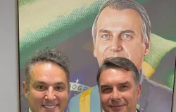 Fl�vio Bolsonaro desembarca no RS para lan�amento da pr�-campanha de Zucco ao Governo do Estado