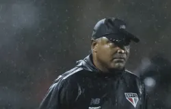 S�o Paulo: Roger faz li��o de casa, vira l�der e passa em teste de press�o