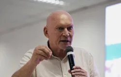 "Governo marca presen�a com investimentos que fazem diferen�a para popula��o", afirma prefeito