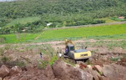 Batalh�o Ambiental da PM apreende escavadeira utilizada para desmatamento irregular