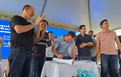 Governo de MT leva R$ 92,7 milh�es em asfalto, pontes e escolas ind�genas para Rondol�ndia