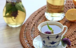 Comeu demais? Tr�s ch�s que ajudam a melhorar a digest�o