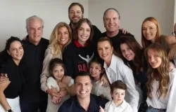 Fabiana Justus celebra fim da quimioterapia com festa surpresa da fam�lia: >Acabou>