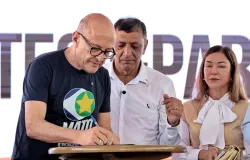 Governador lan�a constru��o de batalh�es da PM e Bombeiros e viabiliza mais de mil novas moradias