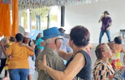 Festa junina re�ne cerca de 400 idosos e refor�a import�ncia da conviv�ncia e da qualidade de vida em Barra do Gar�as