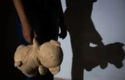 Pol�cia apreende adolescentes suspeitos de estupro coletivo em escola