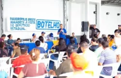 Deputado promete pavimentar estrada e levar faculdade a Figueir�polis
