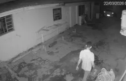 Bandido invade casa e fura R$1,3 mil em objetos