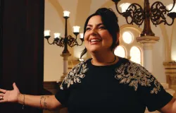 Perdeu a voz, mas encontrou esperan�a: cantora Marcelle Rocha lan�a m�sica inspirada em sua pr�pria cura