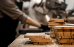 Mercado de madeira tratada deve crescer 6,7% ao ano at� 2030, com constru��o � frente da demanda
