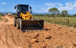 Prefeitura de Cuiab� reforma Estrada Formosa para acabar com buracos e melhorar o acesso
