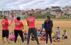 Futebol e ingl�s: programa infantil aposta no brincar para estimular a aprendizagem em Sorocaba