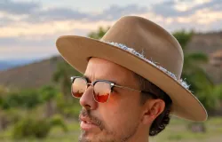 Rafa Monte Rosa lan�a ''L� do Alto'' em 30 de outubro e antecipa nova fase de sua carreira com o audiovisual ''Entre Ventos''
