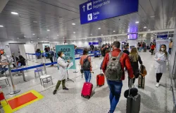 Governo passa a exigir comprovante de vacina��o para entrar no Brasil