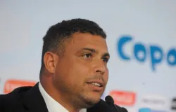 Ronaldo Fen�meno anuncia a compra do Cruzeiro