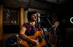 Terra For�a Mulher, novo trabalho de Estela Ceregatti - o single Ficar sem ARte Sufoca, chega �s plataformas digitais no pr�ximo dia 24 de dezembro.