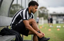 Cear� joga contra o Botafogo-SP sem o camisa 10 Vina por causa de suspens�o