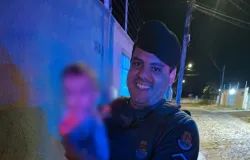 Pol�cia salva beb� de 7 meses que engasgou no bairro Guajiru, em Caucaia