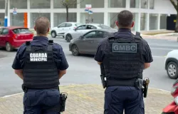 Guards de Balne�rio Cambori� mobilizam 50 agentes em novas ruas para aumentar a seguran�a