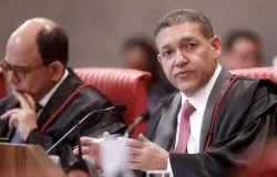 Presidente do TSE acusa STF de interfer�ncia indevida nas elei��es