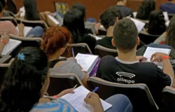Bolsitas e ex-bolsitas do Prouni e Fies esto isentos das taxas no Concurso Unificado