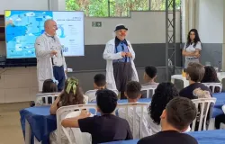 BRK ensina funcion�rios a tratar a �gua para as crian�as na esta��o