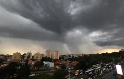 Todo o estado de S�o Paulo est� em alerta para 3 dias de chuva forte e risco de alagamentos
