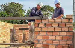 Barra do Gar�as cresce em constru��o civil em 2025, com aumento de 20% na emiss�o de alvar�s