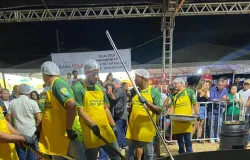 Maior panela�o de arroz carreteiro de pequi