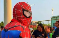 Deputado eleito em Mato Grosso se veste de Homem-Aranha para crian�as