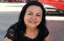 Mulher morre atropelada por carro em estrada de Goi�s enquanto pedalava com o marido