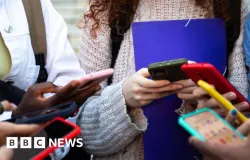 Use film-style age ratings to limit teens' social media, say Lib Dems