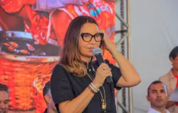 Na Coreia do Sul, Janja recebe presente do grupo de k-pop BTS: 'Amo voc�'