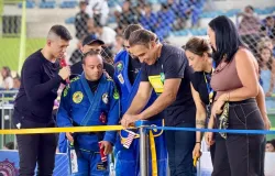 Competi��o gratuita de jiu-jitsu em Teres�polis re�ne mais de 700 crian�as